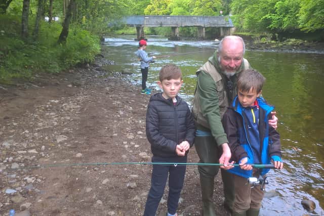 As part of Biodiversity Week members of Dromahair Anglers Association, Dromahair Development Association and sports fans at DARC, especially from the GAA, organised a family day.