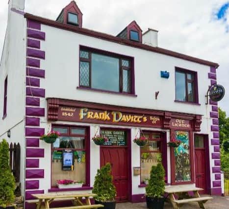Facebook.com/DavittsBar