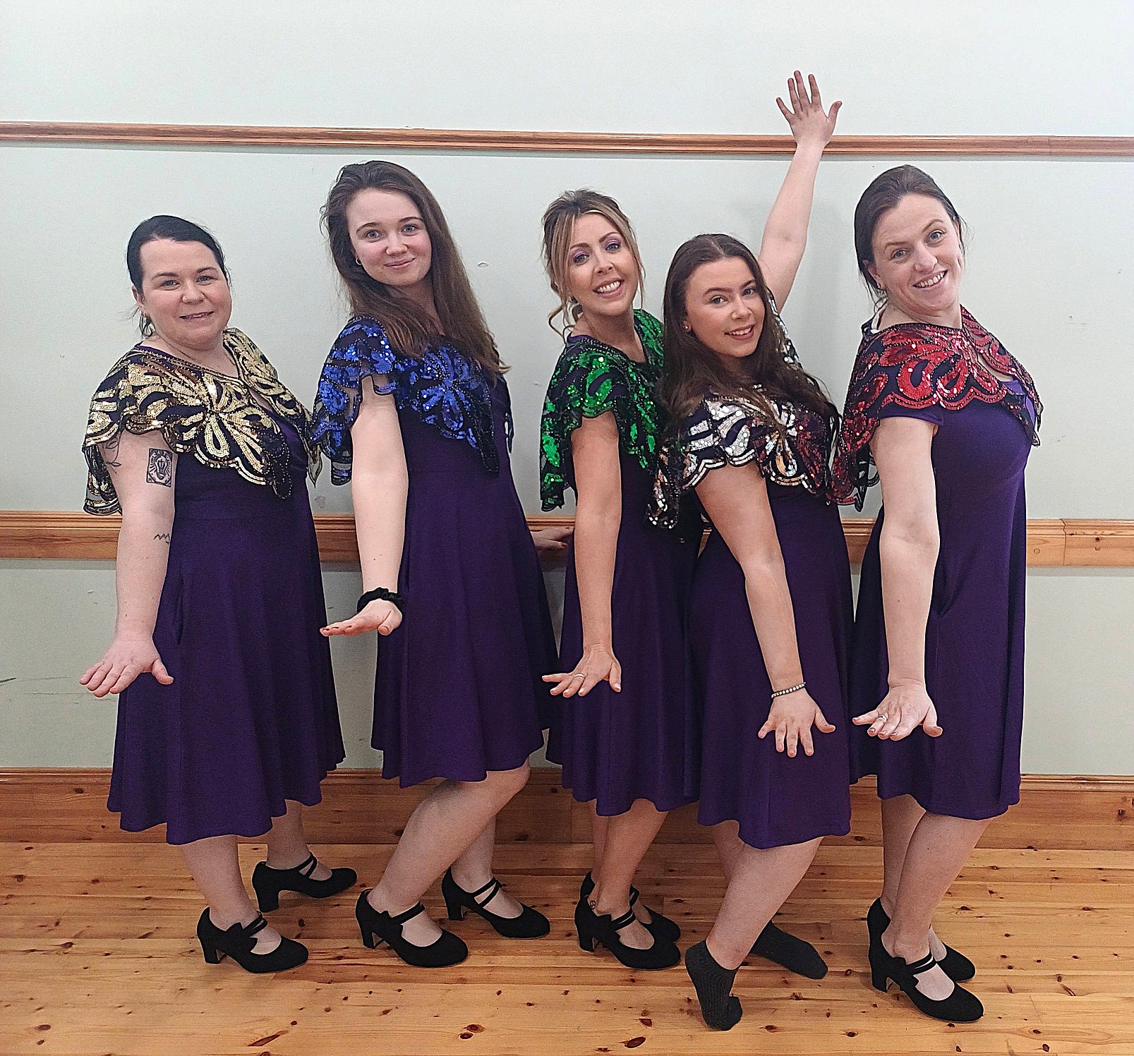 Five actresses bring 1960s comedy to Corn Mill