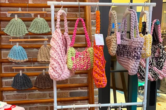 Crochet bag and hat designs by Izzy the label