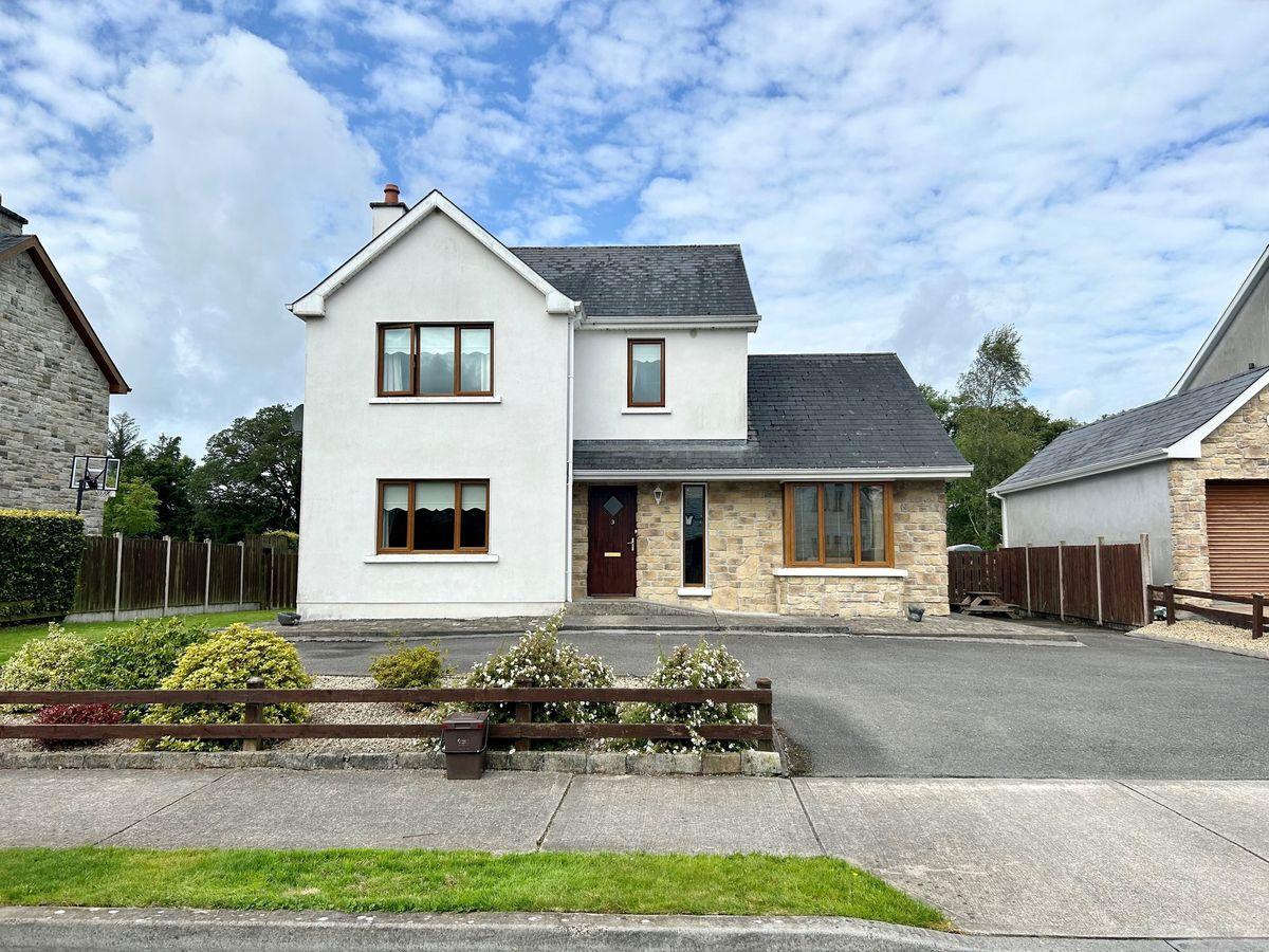 PICTURES 5bedroom house with huge kitchen for sale for just €285,000