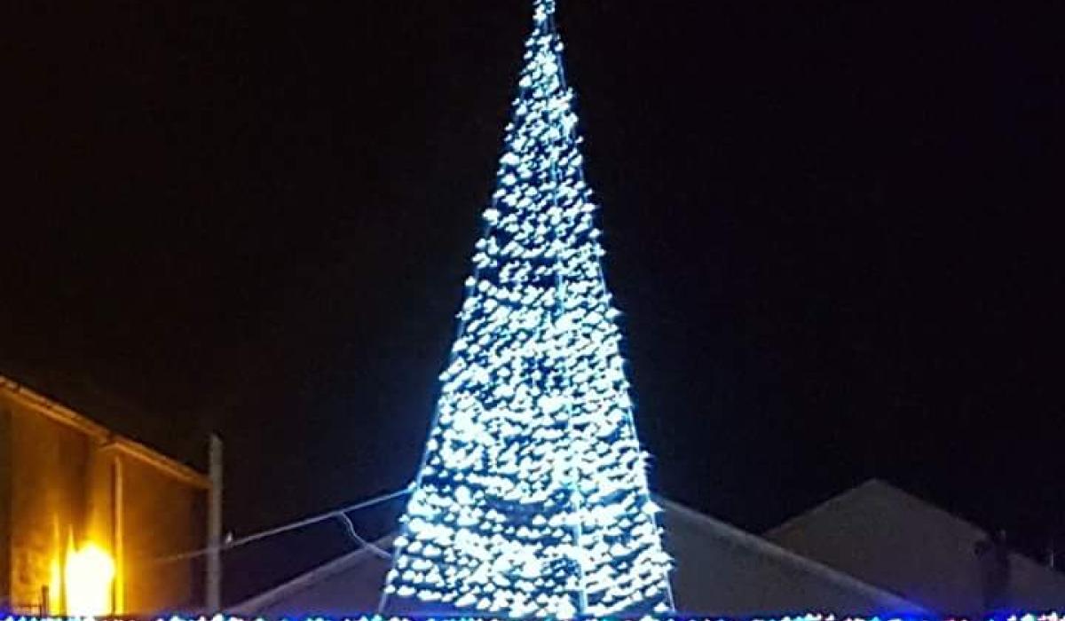 Santa to turn on Christmas lights in Ballinamore this weekend Leitrim