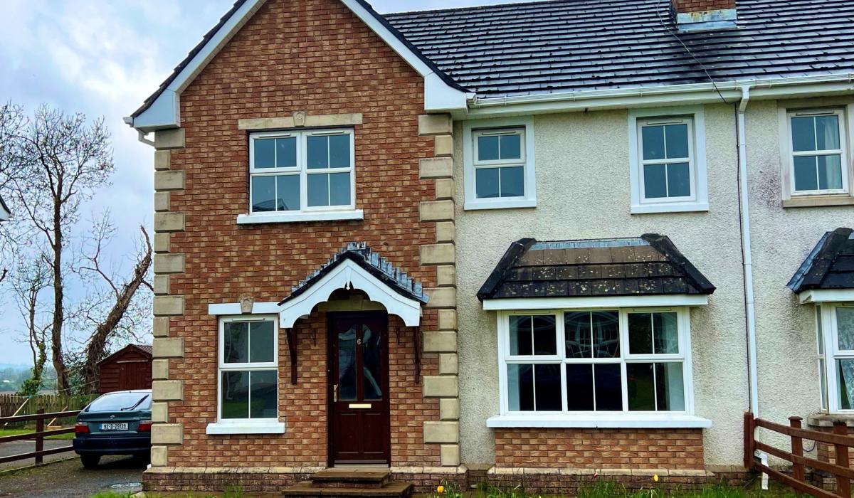 Gallery Perfect property in CarrickonShannon Page 1 of 4 Leitrim