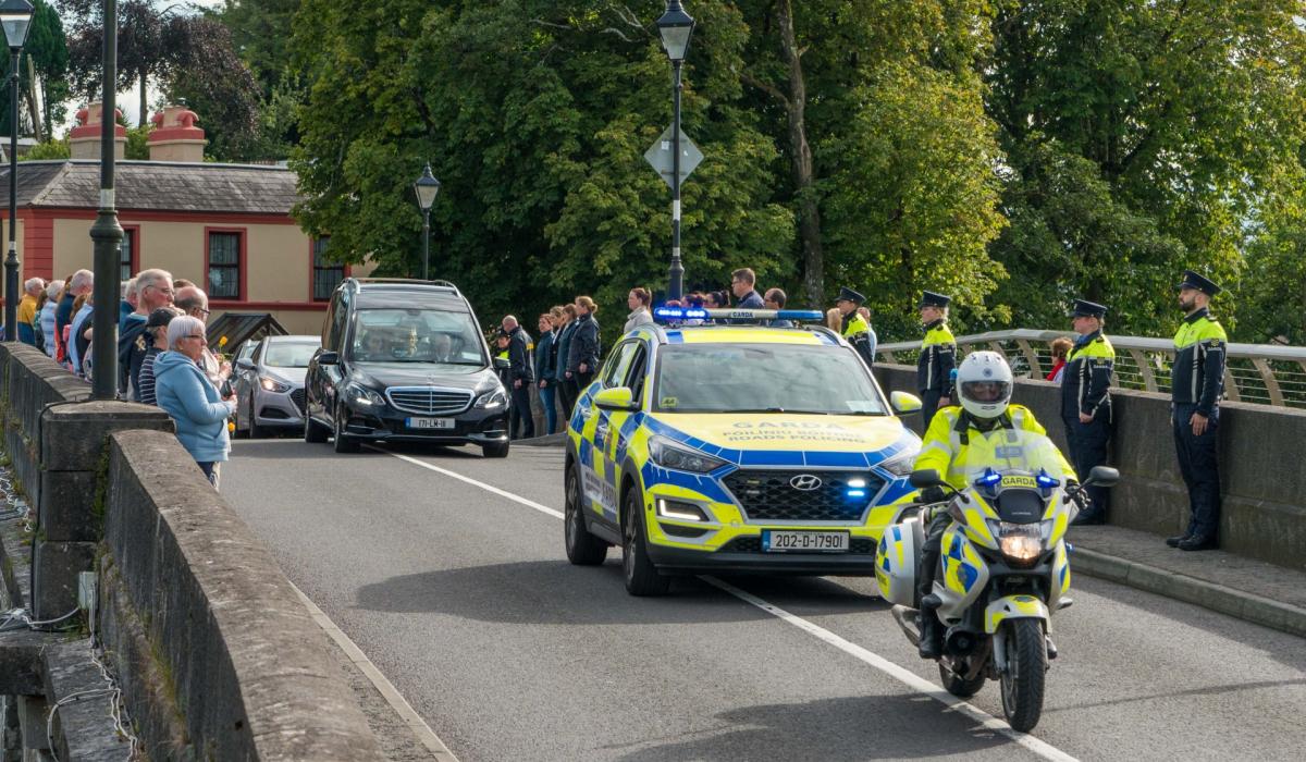 Guard of honour for colleague as funeral cortege passes through Carrick