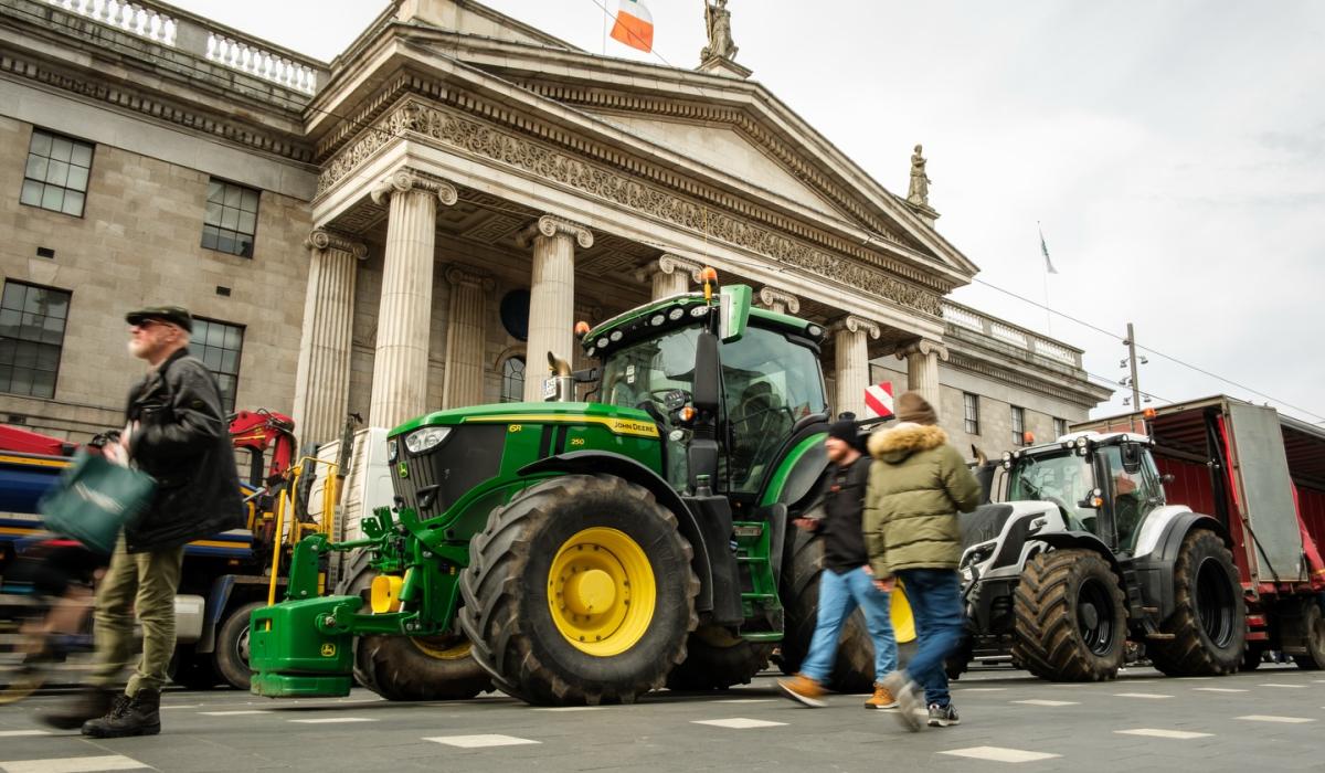 ‘Scrap that carbon tax!’ - Protestors say government is 'totally disconnected' as roads remain at a standstill