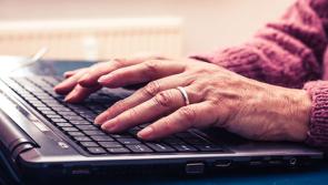 Calls on  government to abandon increasing the pension age to 70