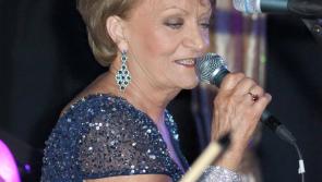 Country music star to sign  her autobiography in Carrick