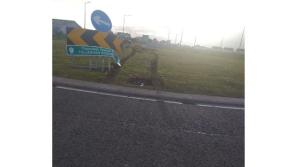 Lorry crashes into Bundoran roundabout

