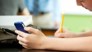 Leitrim schools have mixed reaction to government's smartphone ban 