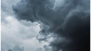 Met Éireann is predicting strong winds with showers and rain over the weekend