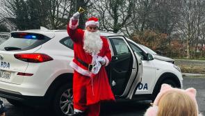 Santa Claus makes a special visit and brings joy to Casa Nazaré