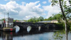 Leitrim and Roscommon County Councils trial temporary footbridge in Roosky