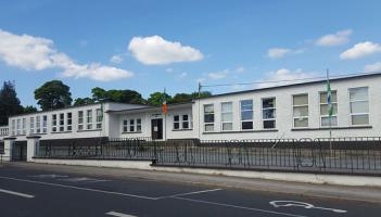 'This is a matter of urgency. It is in since 2016 and it is the main national school in Carrick-on-Shannon.'