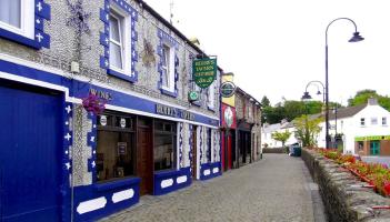 Loading problems an issue in Leitrim town with lorries parking in the middle of the road