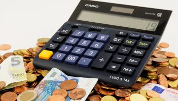 Union meeting ahead of pay increase claim for private sector workers