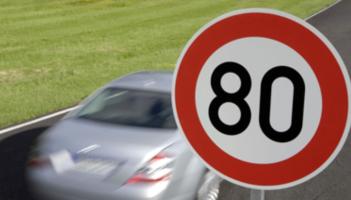 Councillors calls for speed limit plates to be moved in Leitrim town ahead of new developments
