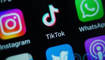 'This non-stop scrolling on it basically puts the brain into autopilot' - Leitrim councillor