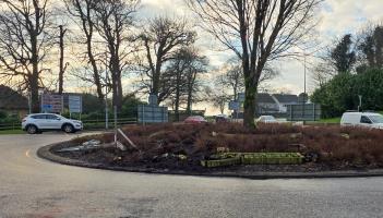 Late night Leitrim crash causes damage to roundabout