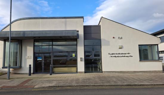 Fine for woman who assaulted female bartender and threw chair at Donegal pub window