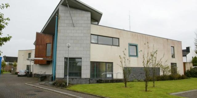 Man fined after driving while disqualified and using phone in Mohill