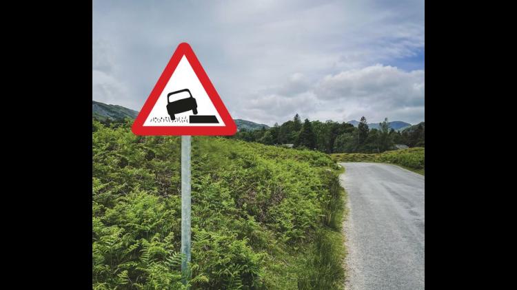 Motorists &lsquo;pulled off roads&rsquo; in Leitrim due to verge drop offs