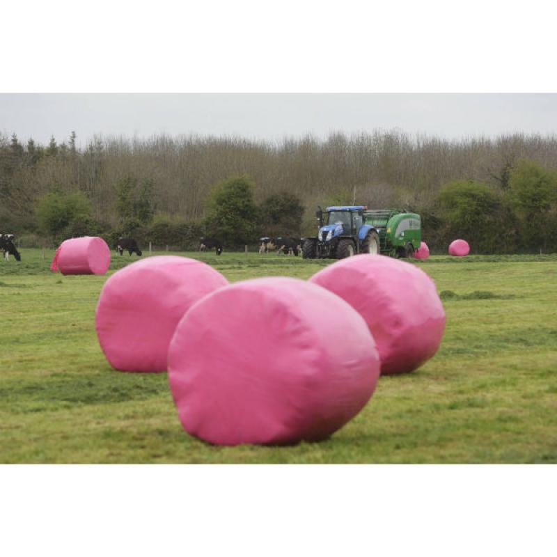 Pink Bales initiative raises €8,000 for Breast Cancer Ireland