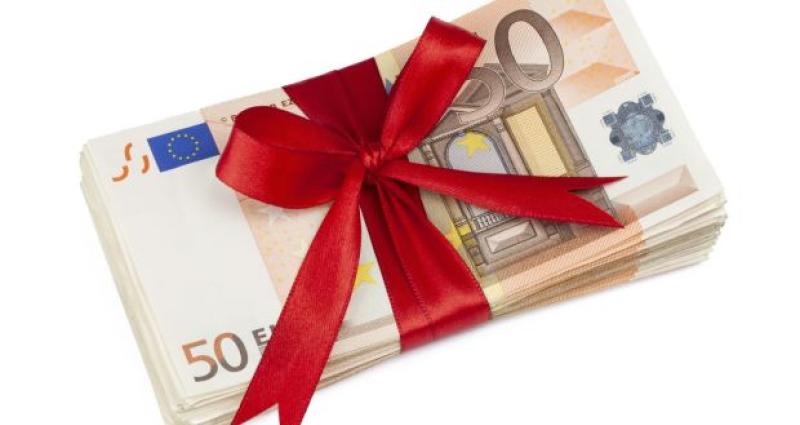 93% of employees want a Christmas bonus - not an office party