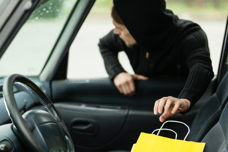 Garda&iacute; urge shoppers to be mindful of retail car park thefts 