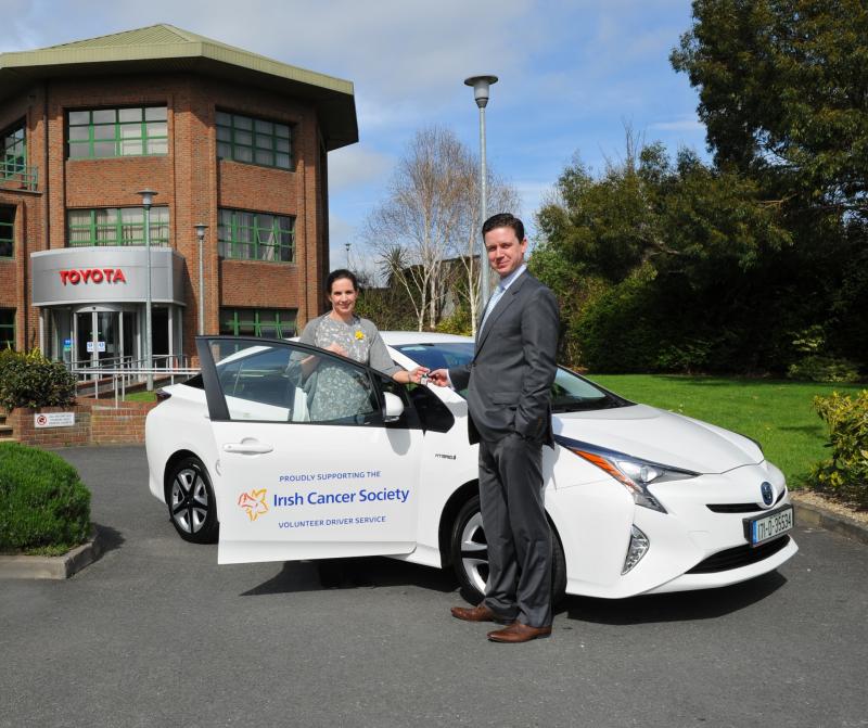 Toyota Ireland donates Prius to  Irish Cancer Society