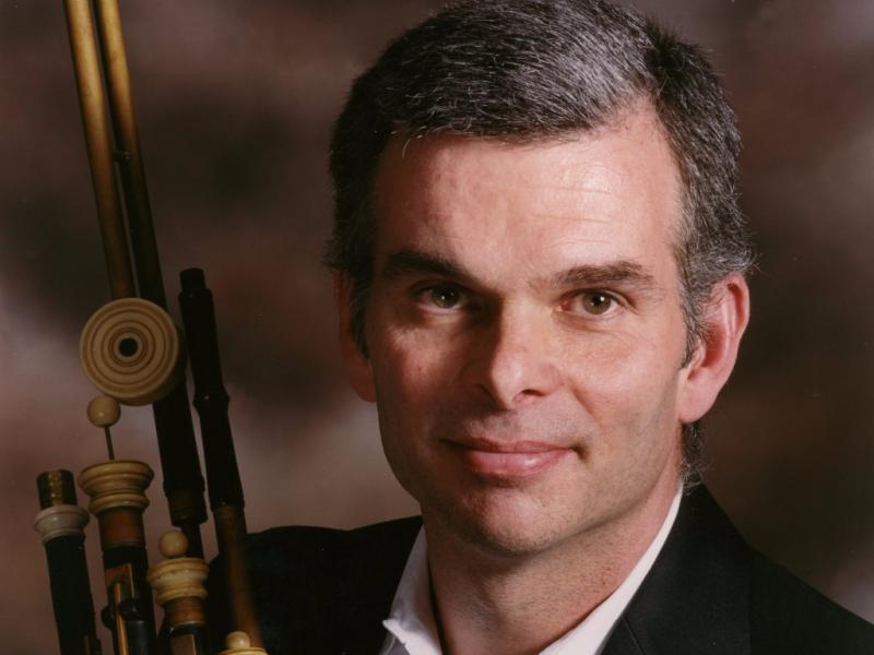 Renowned master uilleann piper Jerry O’Sullivan & small piper and Caoimhín Mac Aoidh to visit The Glens Centre