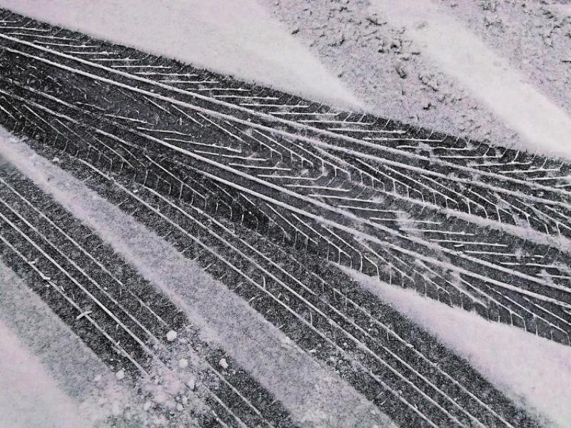 DRIVING IN SNOW AND ICE: Top ten tips 