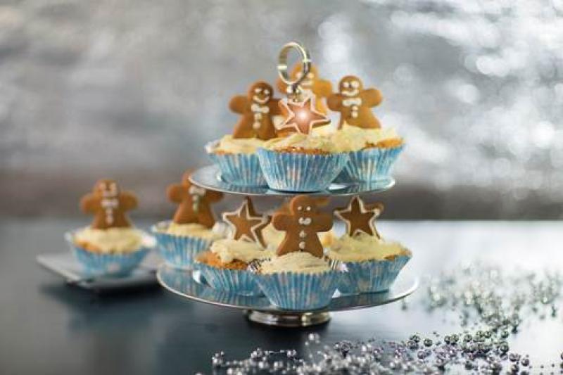 Whip up a batch of these festive gingerbread cookie cupcakes!