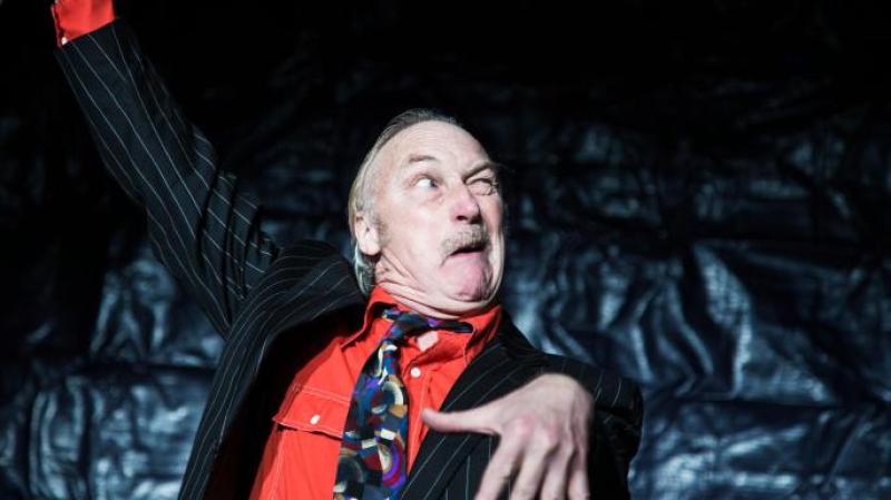 Tickets to be won for production of Donal O'Kelly returns with Bat and Rabbit