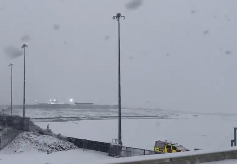 Heavy snow fall results in Ireland West Airport being diverted and cancelled