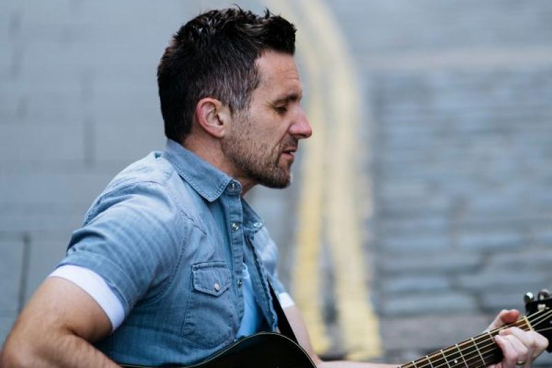 Leitrim weekend gig: Johnny Brady sings modern country 