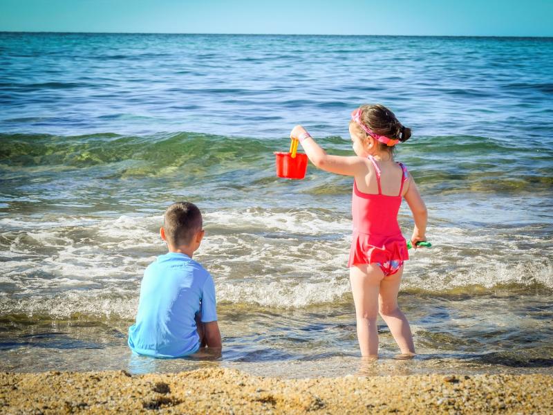 Experts emphasise the need to protect children’s skin as new report shows concerning frequency of sunburn