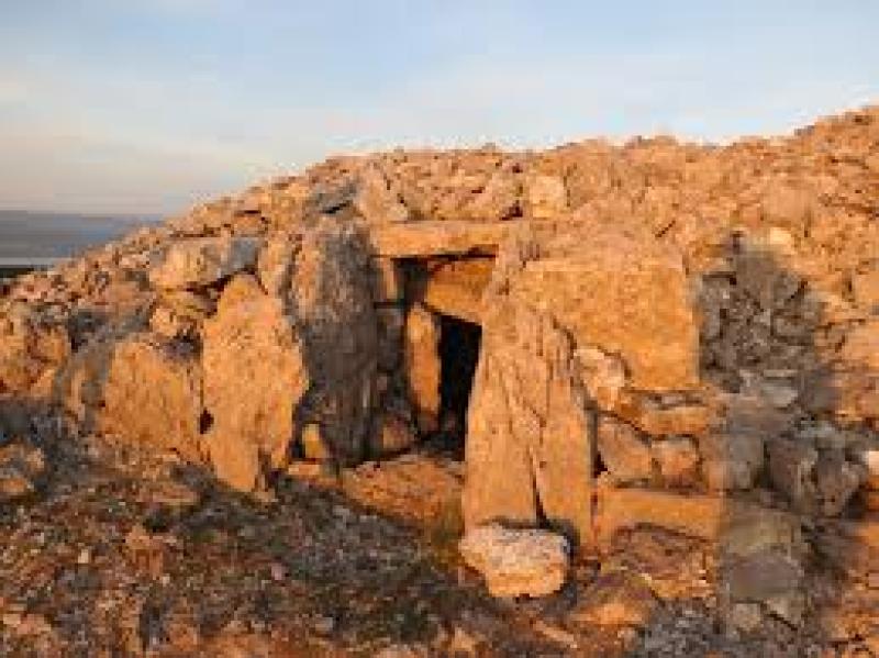 Tombs being damaged by increased footfall