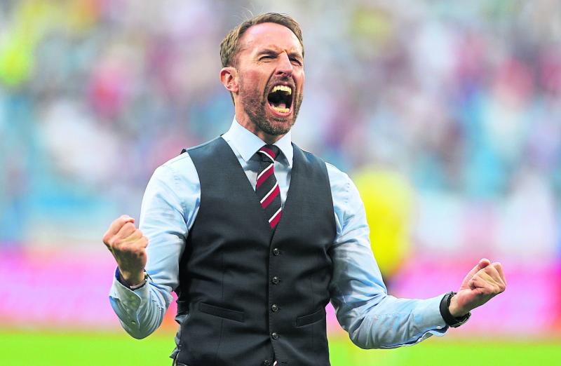 How  to wear a waistcoat - top tips for men and women