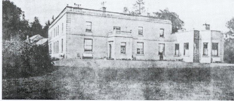 What happened to the lavish Tottenham mansion in Glenfarne?