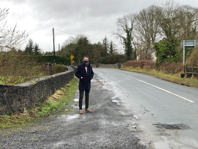 Lack of footpaths in Ballintogher village a danger for residents