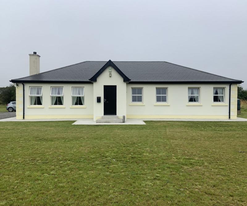 Leitrim Property of the Week: Spacious property at The Old Bog Road, Tullaghan, on market for €320,000