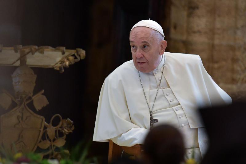 Appello Papa Francesco "Ue non lasci sola l'Italia sul fronte dell'immigrazione"