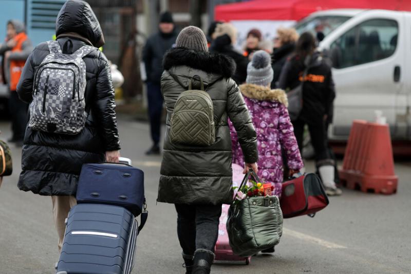 Monthly allowance of €400 could be paid to households taking in Ukrainian refugees