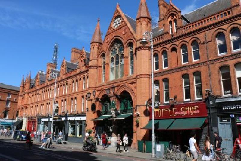 Leitrim family offer FREE retail space to Ukrainians in Dublin