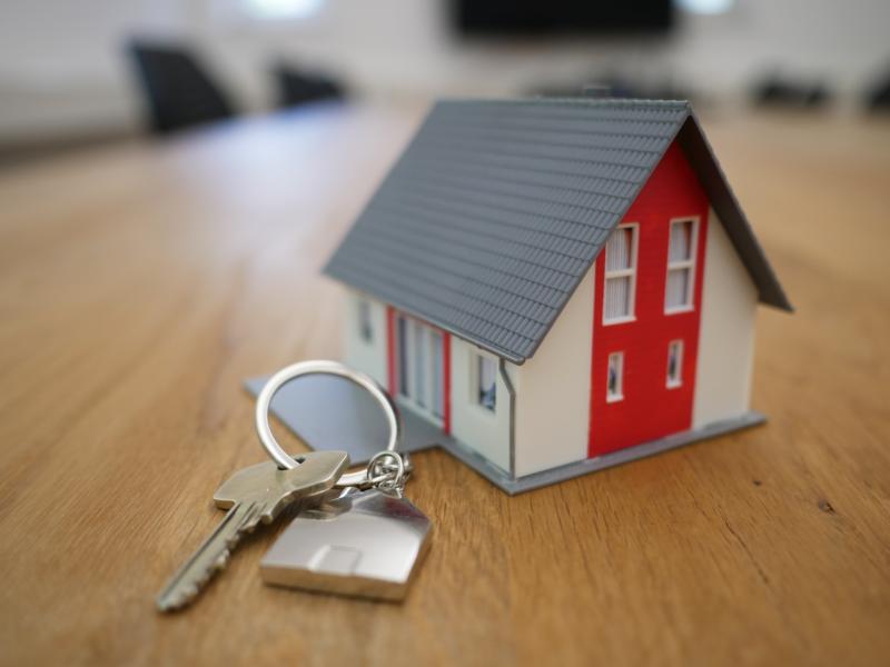 Average monthly rent exceeds &euro;2,000 for first time ever, Daft.ie reveals