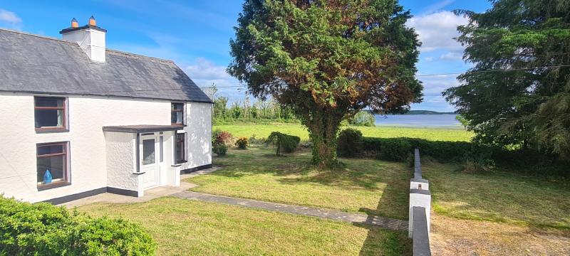 80 bids placed in 30 minutes on Roscommon home on 9 acres
