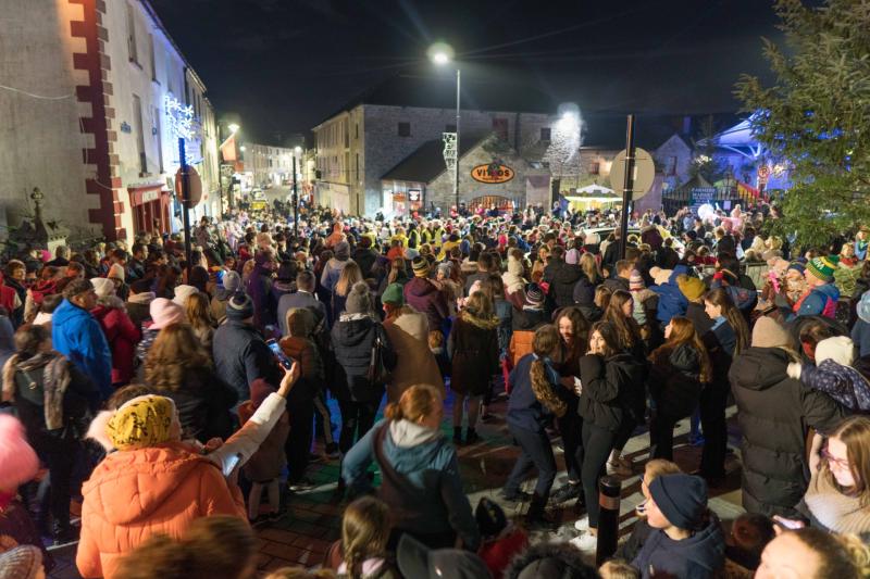 Huge crowd attends Carrick-on-Shannon Christmas Light Parade