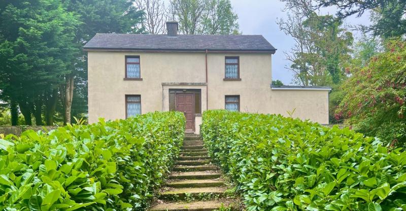 Two-bedroom 1920s farmhouse comes to market in Ballinamore 