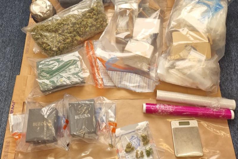 Gardaí seize 'luxury car' and €25,000 of suspected cannabis in search operation
