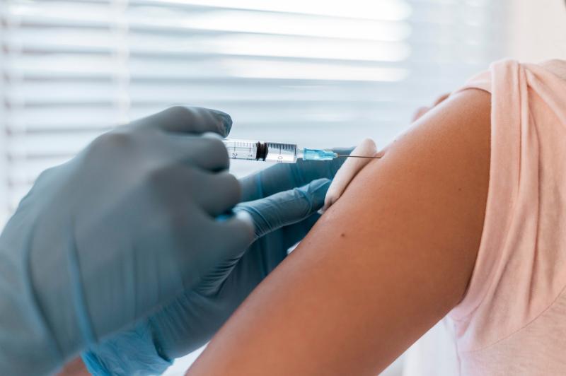 HSE launches COVID-19 spring booster vaccination campaign